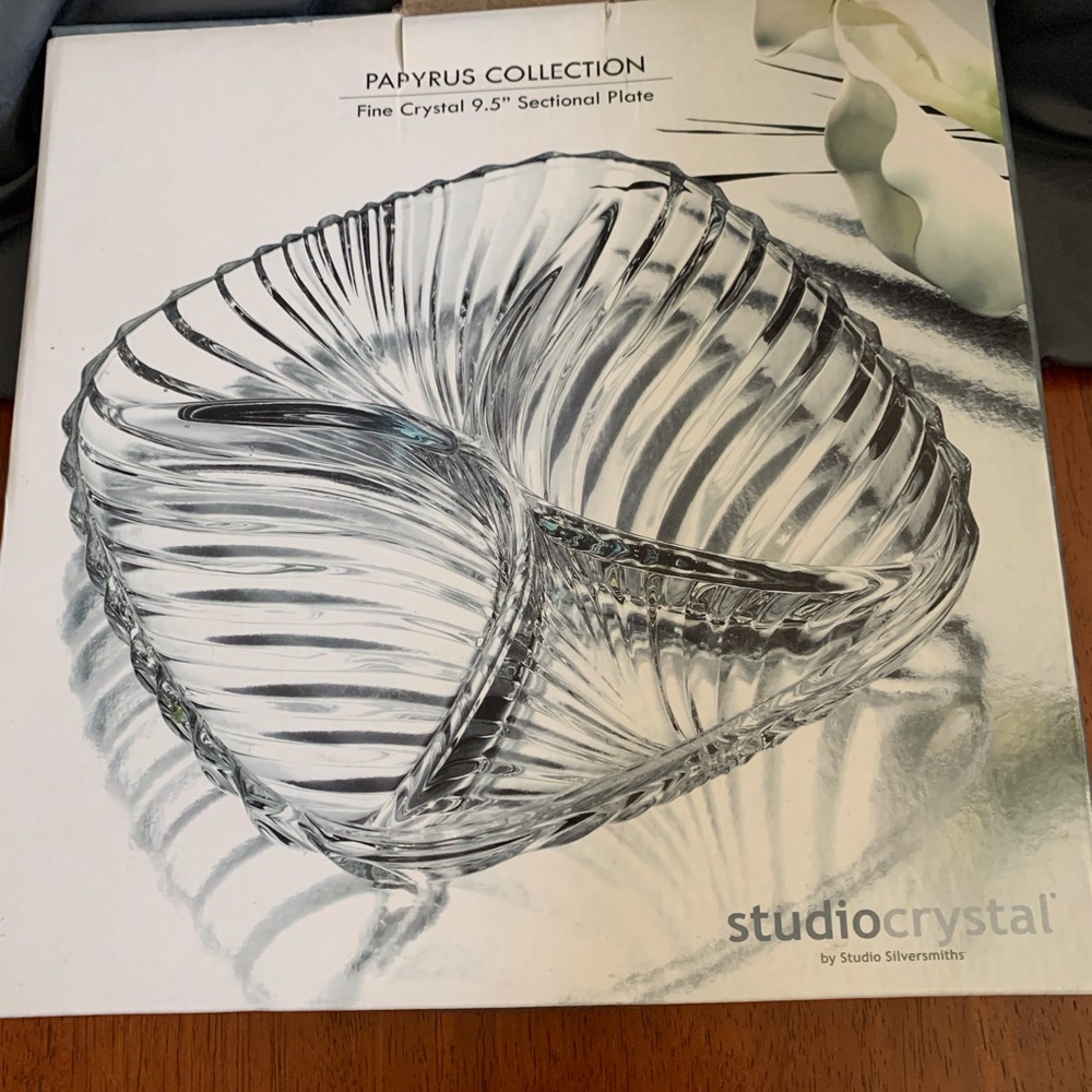 studiocrystal Papyrus collection Fine Crystal 9.5” sectional serving plate - new